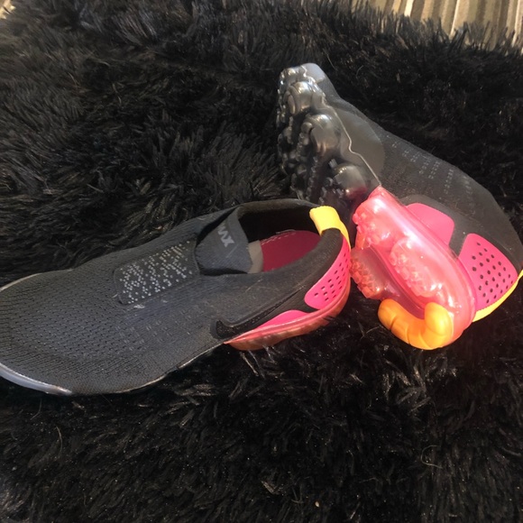 womens vapormax moc